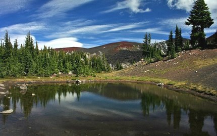 Small tarn just north of Collier Cone